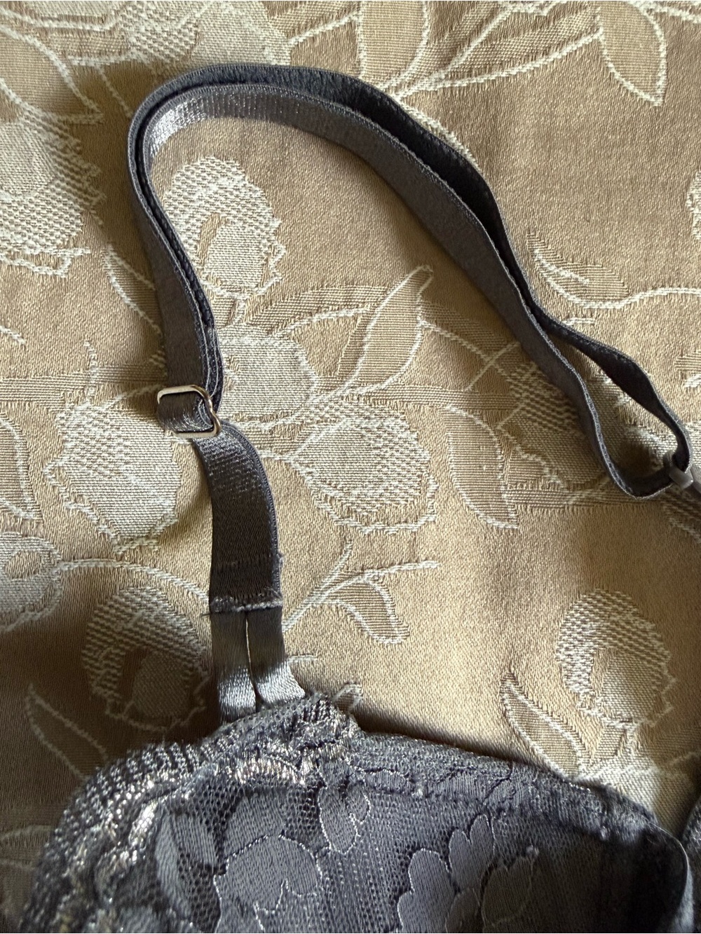 Victoria's Secret Wicked Balconette Lace Underwire Bra - 38C. Silver detail. - Picture 6 of 10